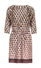 Rot gepunktetes Kleid