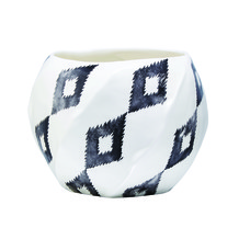 conservatory_creamwithblackdiamondpatternplantpot