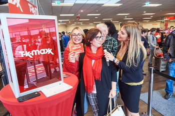 Promoter bei der Eröffnung des neuen TK Maxx Stores in Oberwart